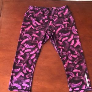 3/4 length Head leggings. Size M